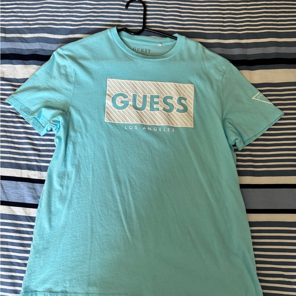 GUESS Men's Aqua Graphic Tee